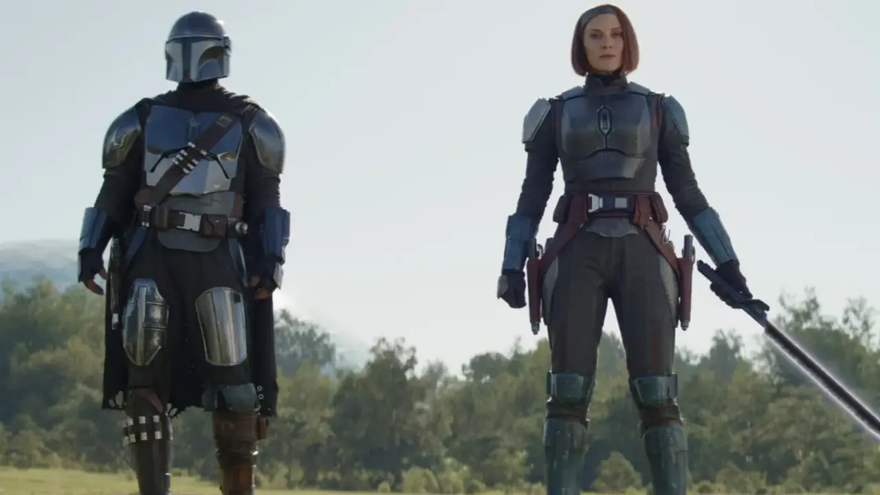 Mandalorian w zbroi i Bo-Katan Kryze z mieczem. Kto to? To oni!