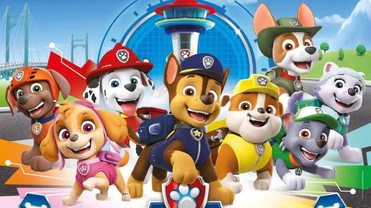 Wesołe psi patrol postacie: Chase, Marshall, Skye, Rubble, Rocky, Zuma i Everest gotowi do akcji!
