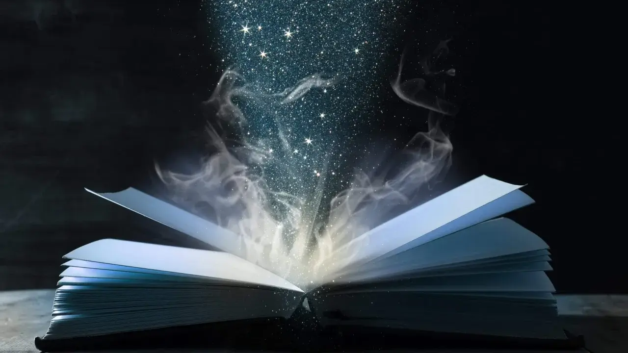 Otwarta księga, z której wydobywa się magiczny pył i dym, niczym zaklęcia z Harry'ego Pottera.
