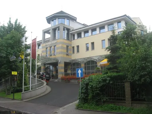 Hotel Haffner, nazwany na cześć Jana Jerzego Haffnera, wita gości.