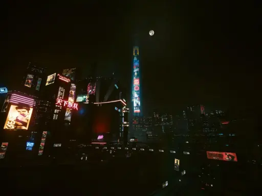 Mroczna, neonowa nocna miasto, pełne reklam i wieżowców. Księżyc w pełni oświetla futurystyczny krajobraz.