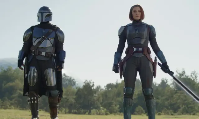 Mandalorian w zbroi i Bo-Katan Kryze z mieczem. Kto to? To oni!