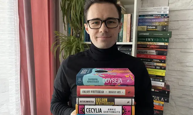 Kolekcja książek, w tym "Odyssea" i "Reguły gry" Colsona Whiteheada. Może to być początek przygody z serią o Jacku Reacherze, lee child.