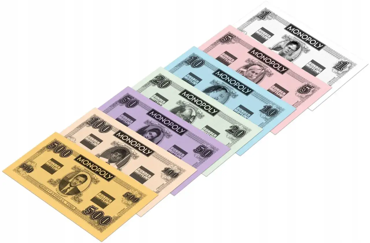 Pieniądze z gry Monopoly z postaciami z