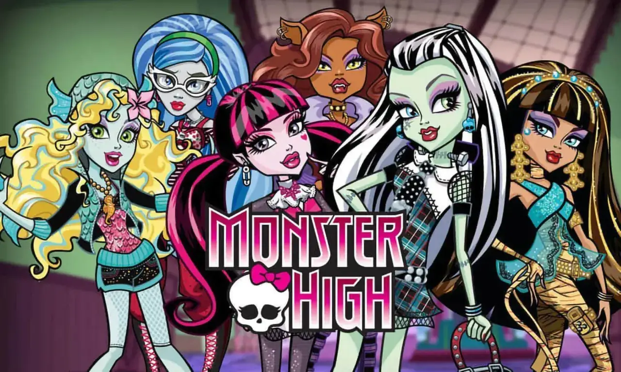 Urocze monster high postacie damskie w pełnej krasie: Frankie Stein, Draculaura, Clawdeen Wolf, Lagoona Blue, Ghoulia Yelps i Cleo De Nile.